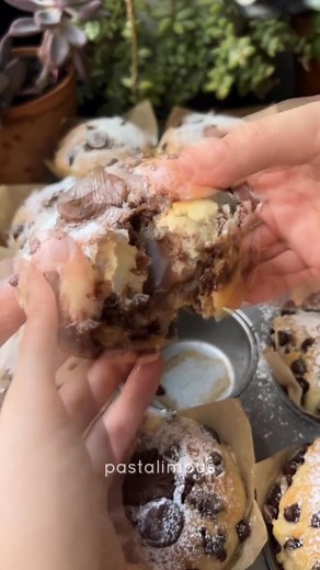 Muffin Görünümlü Damla Çikolatalı Poğaça Tarifi https://www.denenmistarifler.net/tarif/muffin-gorunumlu-damla-cikolatali-pogaca-tarifi-yumusacik-cok-kolay/ | Güncel Tarif