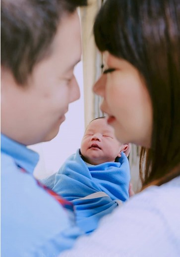 Natural Baby Birth Documentary: Welcoming Baby Bliss