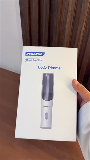 ‎إكترون | Ektron‎ on Instagram‎: "وداعاً لمعاناة الحلاقة في البيت! 💇‍♂️✨ ليش تتبهدل مع تنظيف الشعر بعد كل حلاقة؟ مكينة REBENUO هي الحل السحري! تشفط الشعر مباشرة وأنت تحلق، هادئة، وآمنة تماماً على بشرة أطفالك. 🧒🛡️ تجي مع كامل ملحقاتها وشحنها سريع (Type-C). احلق لأطفالك باحترافية وبدون فوضى! 🏠🔥 #حلاقة #أطفال #عناية #ريبينو #REBENUO #حلاقة_منزلية #ترتيب #نظافة #تكنولوجيا #أدوات_عناية #السعودية #الخليج #اطفالنا #حلاقة_اطفال #منتجات_ذكية"‎