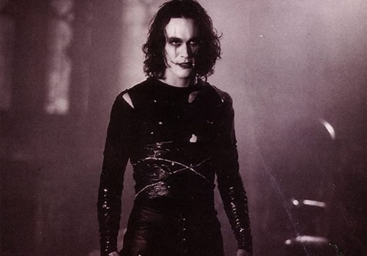 Brandon Lee: Como foi o tiro acidental que matou filho de Bruce Lee durante gravação de 'O corvo' | Blog do Acervo - O Globo