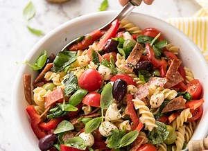 All. That. Colour!! Everyone needs a "go to" pasta salad recipe, and this is mine: ITALIAN PASTA SALAD with a homemade Italian Salad Dressing. ❤️ Try it: http://www.recipetineats.com/italian-pasta-salad-with-homemade-italian-dressing/ | RecipeTin
