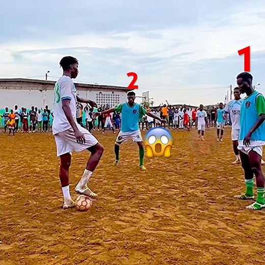 CRAZY FOOTBALL SKILLS 😂