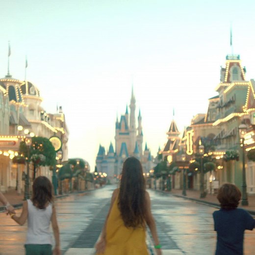 Florida Residents, don’t miss the magic at all four Theme Parks. Save 40% on a 4-day Disney Theme Park ticket! Savings compared to the non-Florida Resident price of a 4-day Disney Theme Park ticket. | Walt Disney World