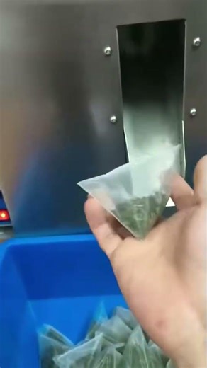 PLA Roll Film Pyramid Tea Bag Packaging Machine #teabagpackaging #PLArollfilm