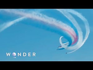 How The Red Arrows Fly 150ft Apart At 400mph