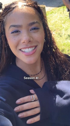 the news we need: GINNY & GEORGIA S4 is now in production! 🍑🎉 | Netflix