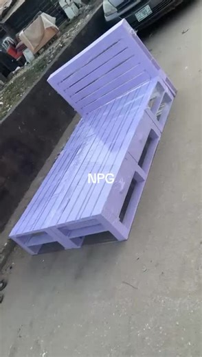 Stylish 4x6 Pallet Bed Frame with Inbuilt Drawers