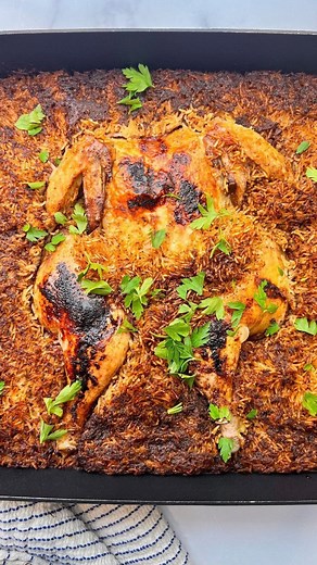 RUHAMA’S IRAQI T’BEET! 🥘 This is one of @ruhamasfood favorite childhood dishes of Baharat Baked Chicken and Rice! This Jewish Iraqi traditional dish is called t’beet (from the Arabic word “tabayit” which means to stay overnight). Ruhama used @jamiegeller Baharat spice to kick it up with all the authentic Iraqi spices. This is a shorter version of the traditional recipe that only takes 90 minutes to cook! RECIPE BELOW👇 . . . Serves: 6 . Recipe: Ingredients- 1 whole spatchcock chicken 2 cups of