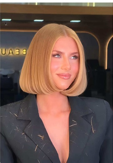 AI hair transformation long hair to short hair shocking before and after✨Watch AI completely restyle long hair into trendy short cut🤍Genera vídeo de transición capilar IA, efecto fluido de cabello largo transformándose en pelo corto en primer plano facial🧸Edición capilar IA sorprendente, melena larga fluida pasa a pelo corto elegante💝Cinematic AI hair transition video long hair to bob cut effect🧸One click AI haircut edit long locks turn neat short hair in seconds📜 #capcutpioneer #capcut #ca