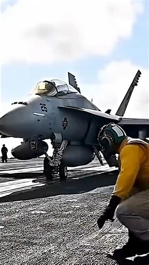 F/A-18 Launch from Aircraft Carrier ! 🚀🔊 #military #navy #fighterjet #fa18