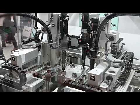 Robot cartesiano IAI de artornillado