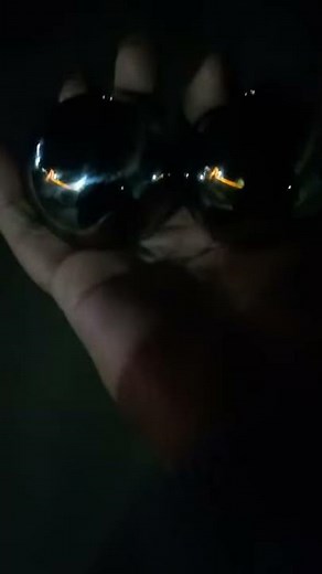 Follow us to learn how to play baoding balls in correctly way using right hand