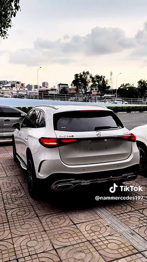 MERCEDE GLC300 4MATIC