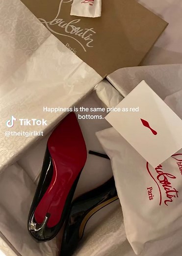 Keep that in mind 💋 #louboutin #redbottoms #louboutinheels #lifeadvice #fashion