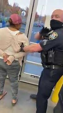 Woman Arrested After Refusing to Wear Mask Inside Walmart in Oregon