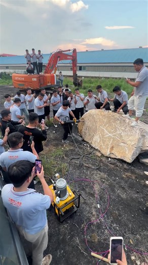 Rock splitting machine,hydraulic splitting machine,rock splitting machine,hydraulic rock breaking machine,drilling and splitting integrated machine, drilling and splitting machine