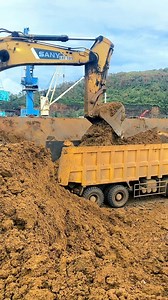 292K views · 2.9K reactions | My friend operates a Sany SY500H excavator loading ore onto a truck on a barge. #fypage #CARA #fyp #Loading #labordayweekend #hardwork #dedication #fblifestyle | Yobert Bara Kiding | Facebook