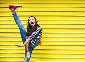 15 Ridiculous GIFs of People Dancing in Public (Who Should Not Be Dancing in Public)