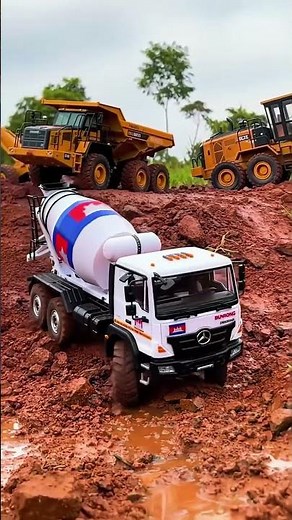 Cement Mixer R/C Truck: Offroad Thrills with Powerful Performance!