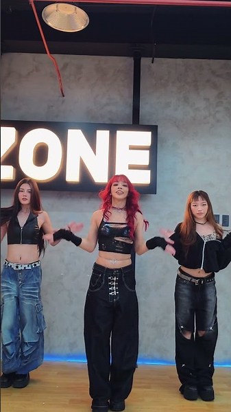 "BOOMPALA" with ‪@officialxonara‬ Megumi and Lei ♥️ ‪@officialxonara‬ #lesserafim #shorts