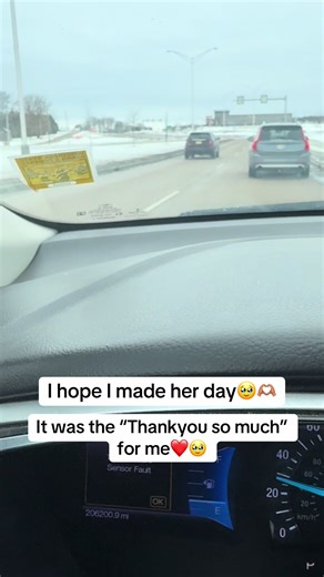 You know sometimes we have those days! The Barista who mentioned that she forgot it said “she definitely needed it, it’s one of them days” I’ve been there. It’s just the small gestures a person can do to make your day better & I know this wasn’t much but I really hope if she was having a bad day or A mom who’s mind is running 24/7 I hope this made her day🙏🏽 I know it would make mine🫶🏽#viral#gesture#lovehelping#heartofgold#IhopeImadeherday❤️