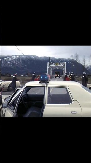 Rambo Acorralado (1982): Barrera Policial.