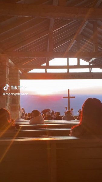 Visiting the Stunning Pretty Place Chapel