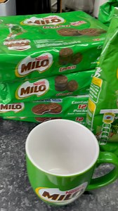 Hey Milo lovers 💚 I love how versatile the milo sandwich cookies are! You can enjoy it at the gym, office anytime you need a sweet snack experience. Follow the #snackonmilocookies to see more @milosouthafrica content. #bulelani.eats #mustbemilocookies #safoodie #capetownfoodie #feedfeed | Bulelani.eats 2