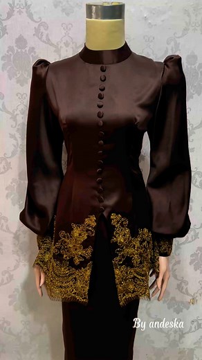 Andeska fashion | Tips menempelkan tile berkat menggunakan benang transparan. #tutorialjahit #tipsjahit #kurungmelayu #borkat #tilemotif #fbprofesional | Instagram