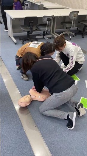 アクションカードを用いたシミュレーション訓練を実施しました🚑 #shorts #救急 #救急救命士 #救急隊 #救急隊員 #救命 #訓練 #小学校 #中学校 #119 #emergency