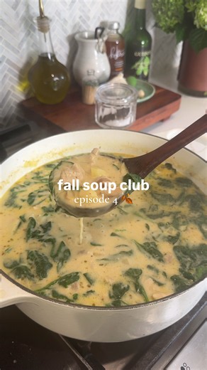 comfort chicken soup 🥘 follow @fridasofiaeats SAVE recipe below, or find more info end of video for printable version! Ingredients 2 lbs boneless, skinless chicken thighs 2 tbsp olive oil 2 tbsp butter 1 yellow onion, diced 1/4 cup all purpose flour 1.5 lbs baby potatoes, cut into bite size pieces 8 cups chicken broth 5 oz fresh baby spinach 1 - 2 cups heavy cream (I used 1, but use 2 if you want it creamier) 1/2 cup shredded Parmesan cheese 1.5 tsp garlic powder 1.5 tsp oregano 1.5 tsp cumin 1