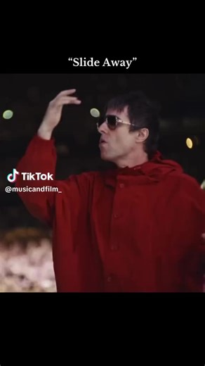 Greatest song ever!!! Yes it's down to personal opinion..... but just hear me out! This song fits!!!! Out with ya mates..... fits!!!! Driving...... fits!!! Summer in a beer garden..... fits!!!! But..... lie in bed, lights out, windows open, wind blowing and just listen...... ultimate fit!!!! #oasis #fyp #tune #100k #foruyou