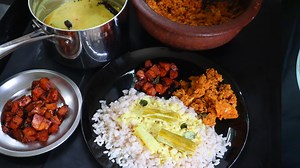 295K views · 4.3K reactions | മൂന്ന് കറികളുമായി ഒരു നാടൻ ഊണ് | Anu's Kitchen Recipes in Malayalam | Facebook