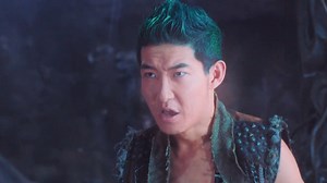 33K views · 335 reactions | After the transformation, he defeated the monster and avenged his father. 【剧名】【Drama Name】：守卫恶魔镇 The Town of the Evil #drama #cdrama #movies #film #FatalJungle #电影 #劇情 #中国电视剧 #怪兽 #守卫恶魔镇 #闫佩伦 | 花生追剧 | Facebook