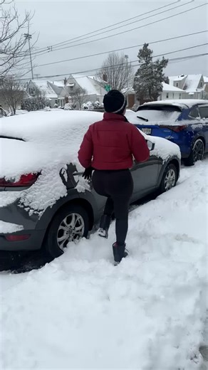 Julieallwood😇 (@julie.allwood)’s videos with Walking In The Snow - Brynn Elliott