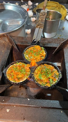 190K views · 627 reactions | Bihar Famous Egg Poach Making With Lays | Live Street Food | Facebook