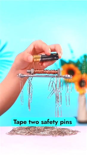 Facts Factory on Instagram: "Emergency Remote Battery Hack #ScienceTricks #ScienceExperiments #lifehacks #diy #DIYScience"