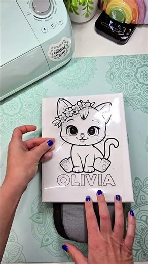 Easy Beginner Cricut Craft: DIY Paintable Canvas! 🎨✨