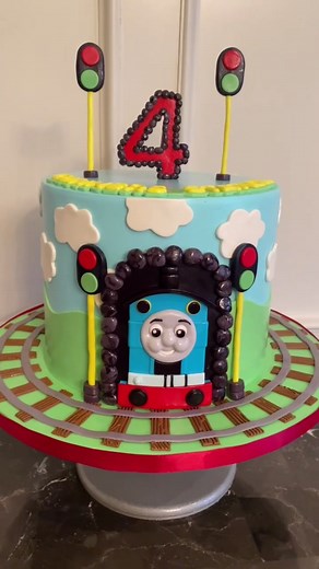 Thomas the Train Cake Decorating Ideas