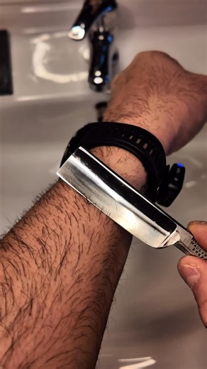 Mattia Cuzzoni on Instagram: "𝗔𝗦𝗠𝗥 𝗥𝗲𝗹𝗮𝘅𝗶𝗻𝗴 & 𝗦𝗮𝘁𝗶𝘀𝗳𝘆𝗶𝗻𝗴 𝗦𝘁𝗿𝗮𝗶𝗴𝗵𝘁 𝗥𝗮𝘇𝗼𝗿 𝗦𝗵𝗮𝗿𝗽𝗲𝗻𝗶𝗻𝗴 🔊✨ Sheffield 𝗪𝗮𝗱𝗲 & 𝗕𝘂𝘁𝗰𝗵𝗲𝗿 straight razor honed on 𝗕𝗥 𝗻𝗮𝘁𝘂𝗿𝗮𝗹 𝘀𝘁𝗼𝗻𝗲. 𝗣𝘂𝗿𝗲 𝘀𝗼𝘂𝗻𝗱, 𝗮𝗯𝘀𝗼𝗹𝘂𝘁𝗲 𝗳𝗼𝗰𝘂𝘀, 𝗮 𝗽𝗲𝗿𝗳𝗲𝗰𝘁 𝗲𝗱𝗴𝗲. 🎧🪨 If you enjoy 𝘄𝗲𝘁 𝘀𝗵𝗮𝘃𝗶𝗻𝗴, 𝗿𝗮𝘇𝗼𝗿 𝗿𝗲𝘀𝘁𝗼𝗿𝗮𝘁𝗶𝗼𝗻 or 𝗔𝗦𝗠𝗥 𝘀𝗵𝗮𝗿𝗽𝗲𝗻𝗶𝗻𝗴, this one’s for you. 𝗟𝗲𝘁 𝘁𝗵𝗲 𝘀𝘁𝗼𝗻𝗲 𝗱𝗼 𝘁𝗵𝗲 𝘁𝗮𝗹𝗸𝗶𝗻𝗴. 🪒🪨 #lostregone