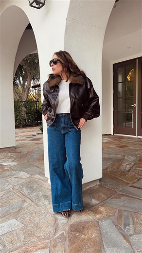 Alison Barker | Digital Creator | Me when it’s under 65 degrees ❄️ Comment SHOP below to receive a DM with the link to this post on my LTK ⬇ https://liketk.it/5P9DR... | Instagram