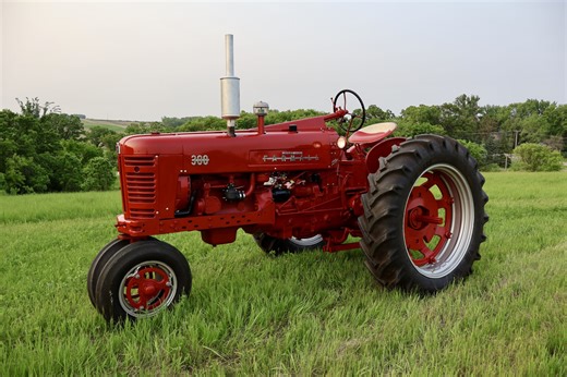 No Reserve: 1956 International Harvester Farmall 300