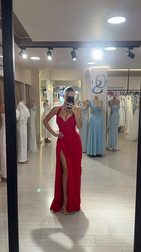 Fustanet e Bukura: Moda dhe Stil për Femra