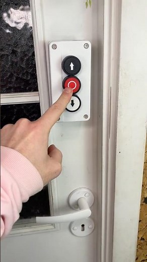 Don’t Press Red Button! 😳🔴