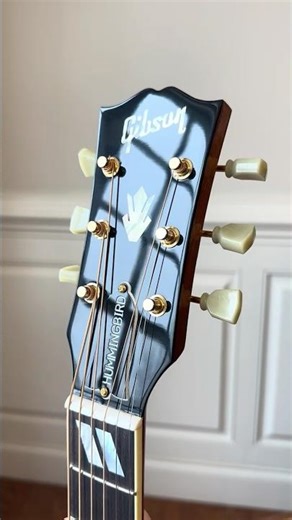 2025 Gibson Hummingbird Original Guitar in Heritage Cherry Sunburst