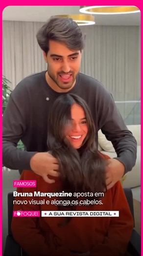 Fofoquei on Instagram: "Bruna Marquezine apostou em um novo visual e alongou os cabelos, surpreendendo os fãs com o resultado mais longo e com estilo “fios de sereia”. A atriz viajou a São Paulo para fazer o alongamento capilar com o hairstylist Eder Fernando, que destacou que a técnica usada parece natural ao cabelo dela. Bruna comentou que amou o visual e mostrou que, mesmo com fios finos, o alongamento fica natural e permite prender sem parecer extensão. ￼ Siga @fofoquei para ver mais! 📸 @br