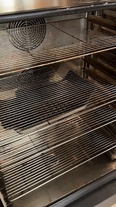 332K views · 939 reactions | Muffin tin hack: Waffle magic! Transforming muffin tin into a waffle marvel 療劉 | Chefclub GruB | Facebook