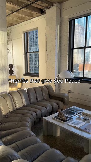 Building something as an architect or interior designer that gives you peace and makes you feel at home takes effort. Whether it’s your forever home or simply a suite for a night, what you see here is a million deliberate decisions designed to trigger this feeling of calm and well-being in your nervous system. If you want to create a space like this, send me a DM and we can make it happen! #interiordesign #interiordetails #apartmentinterior Footage by: @‌lessequoiasgeants @‌aj_godfrey @‌raphaelm