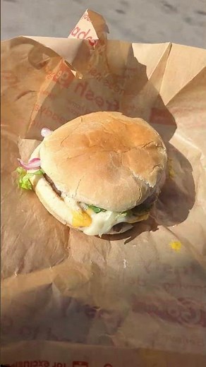 $5 GetGo gas station burgers are turning out better than Wendy's across the street for the price