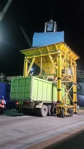 Process unloading wheat grain from Australia #unloading #wheat #australia